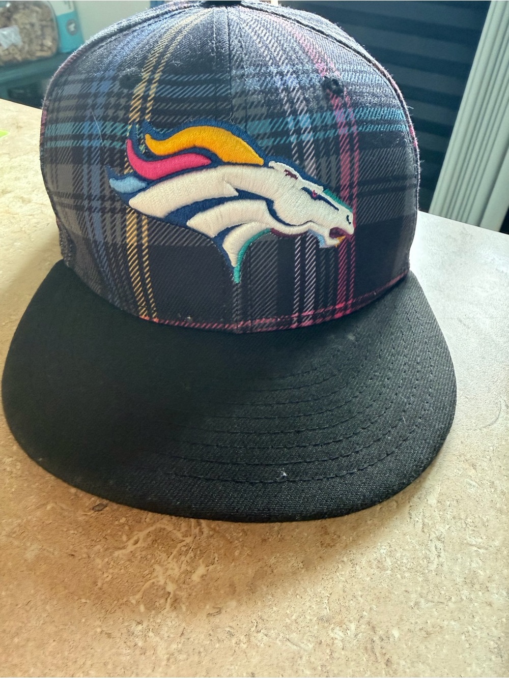 New Era Plaid Denver Broncos Snapback - Black/Blue/Pink